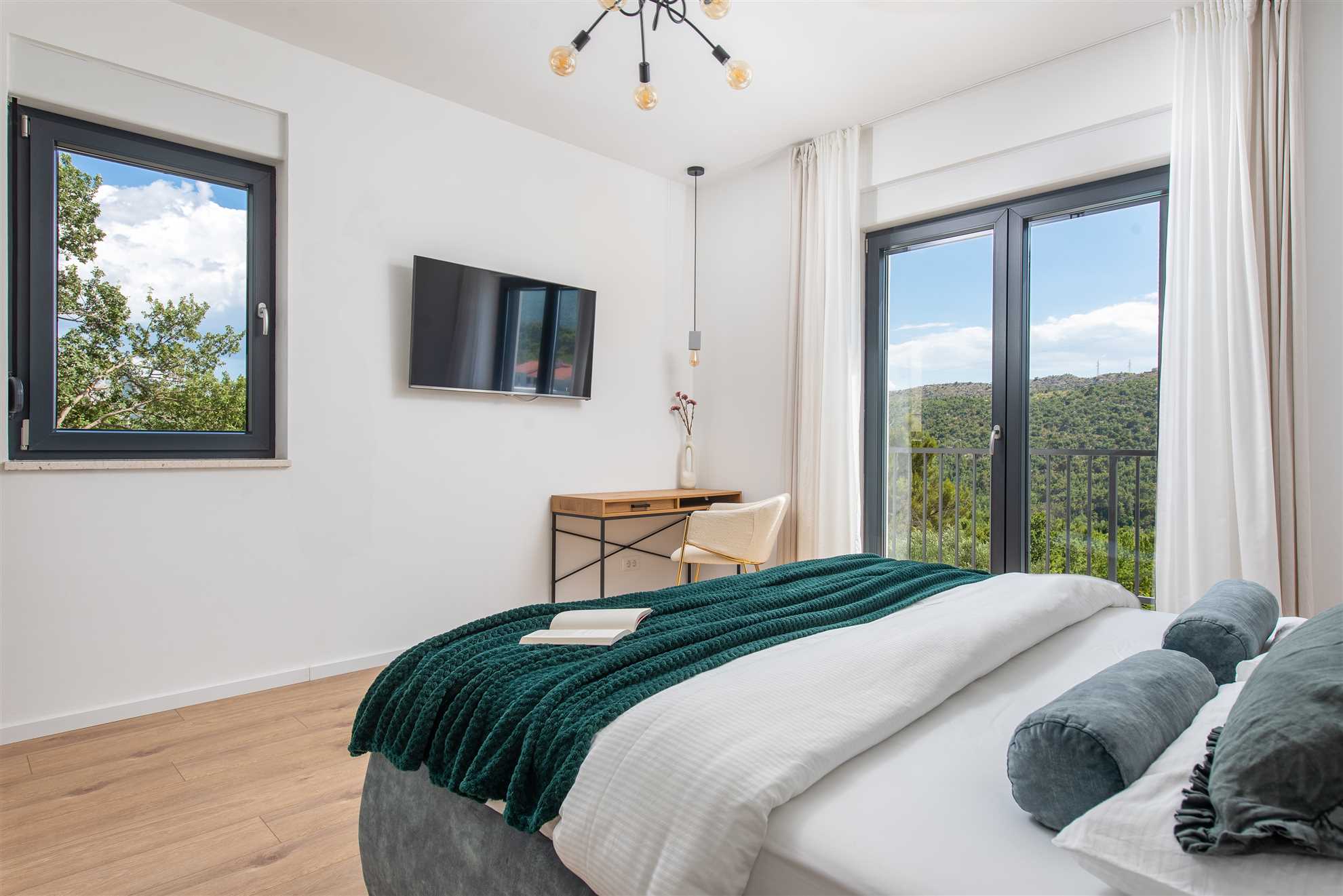 New! Villa Nacle with heated Pool