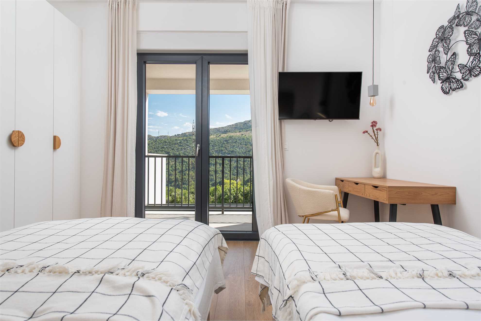 New! Villa Nacle with heated Pool