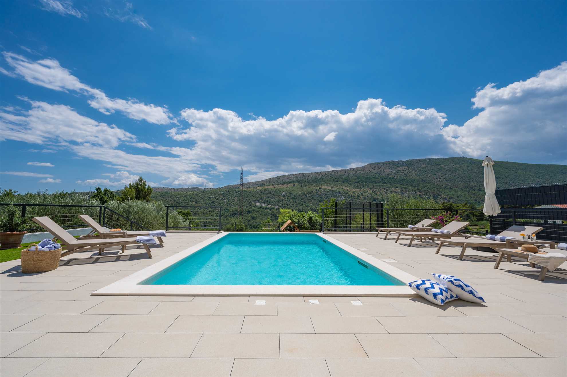 New! Villa Nacle with heated Pool