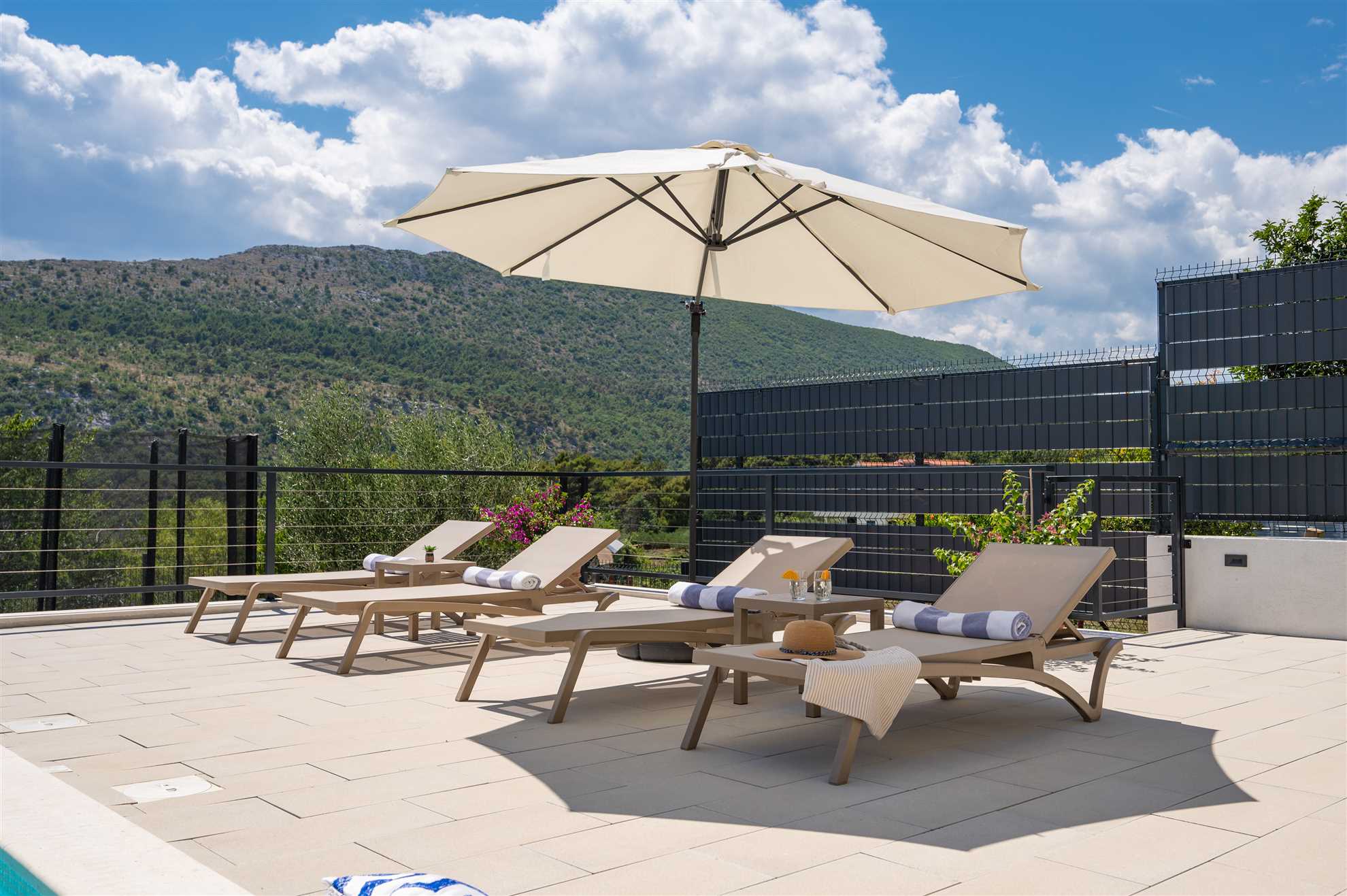 New! Villa Nacle with heated Pool