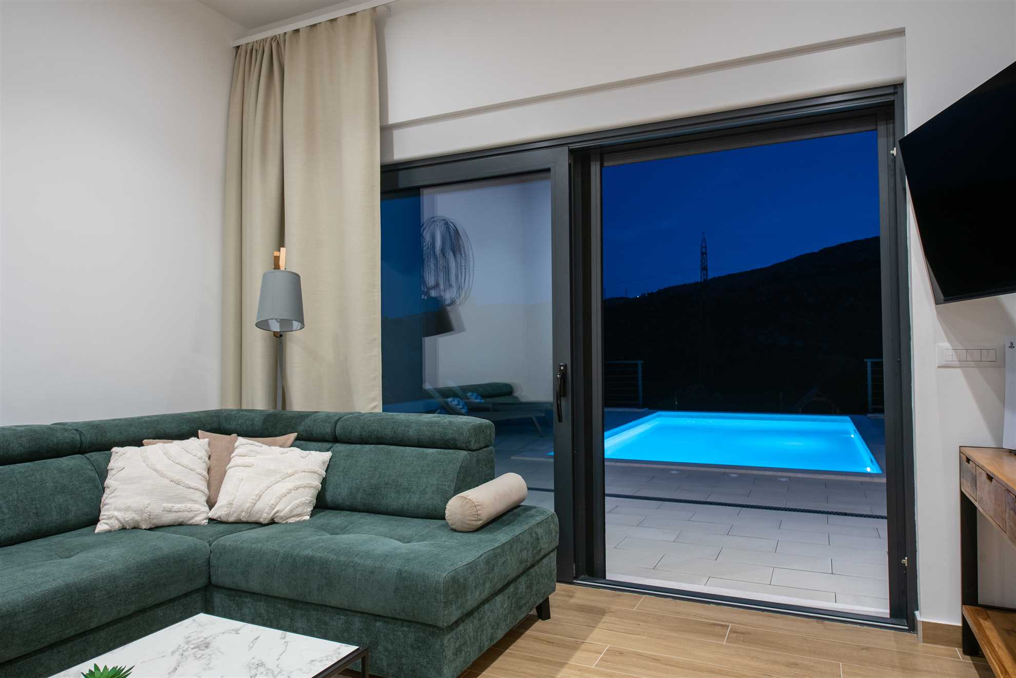 New! Villa Nacle with heated Pool