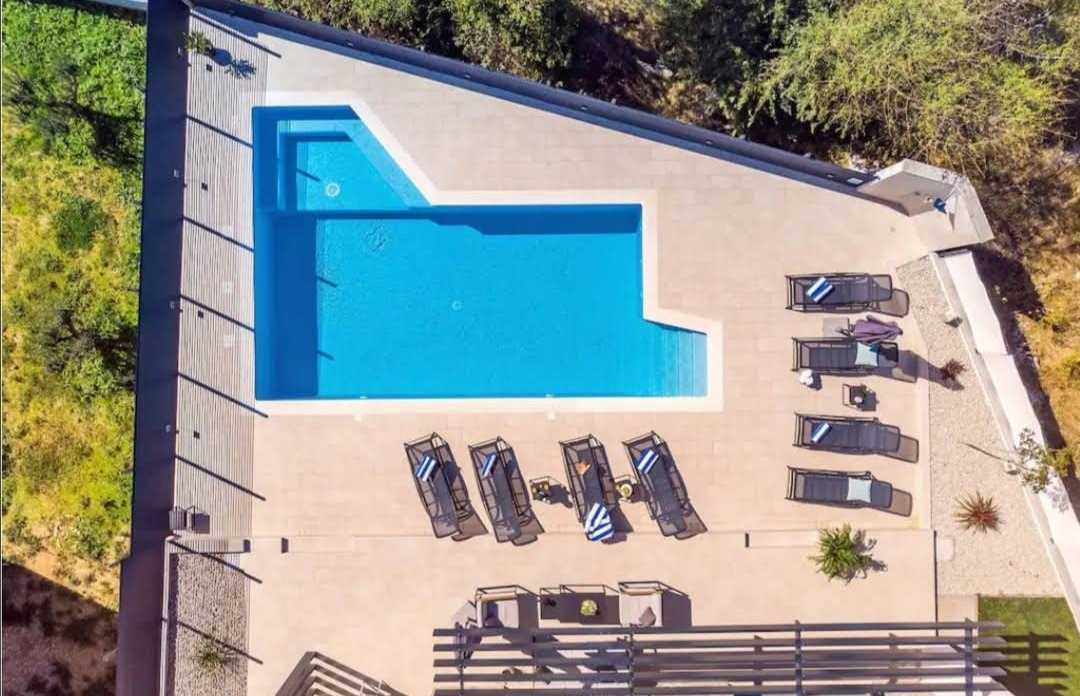 Villa Casa Mia Luxury Retreat with Heated Pool