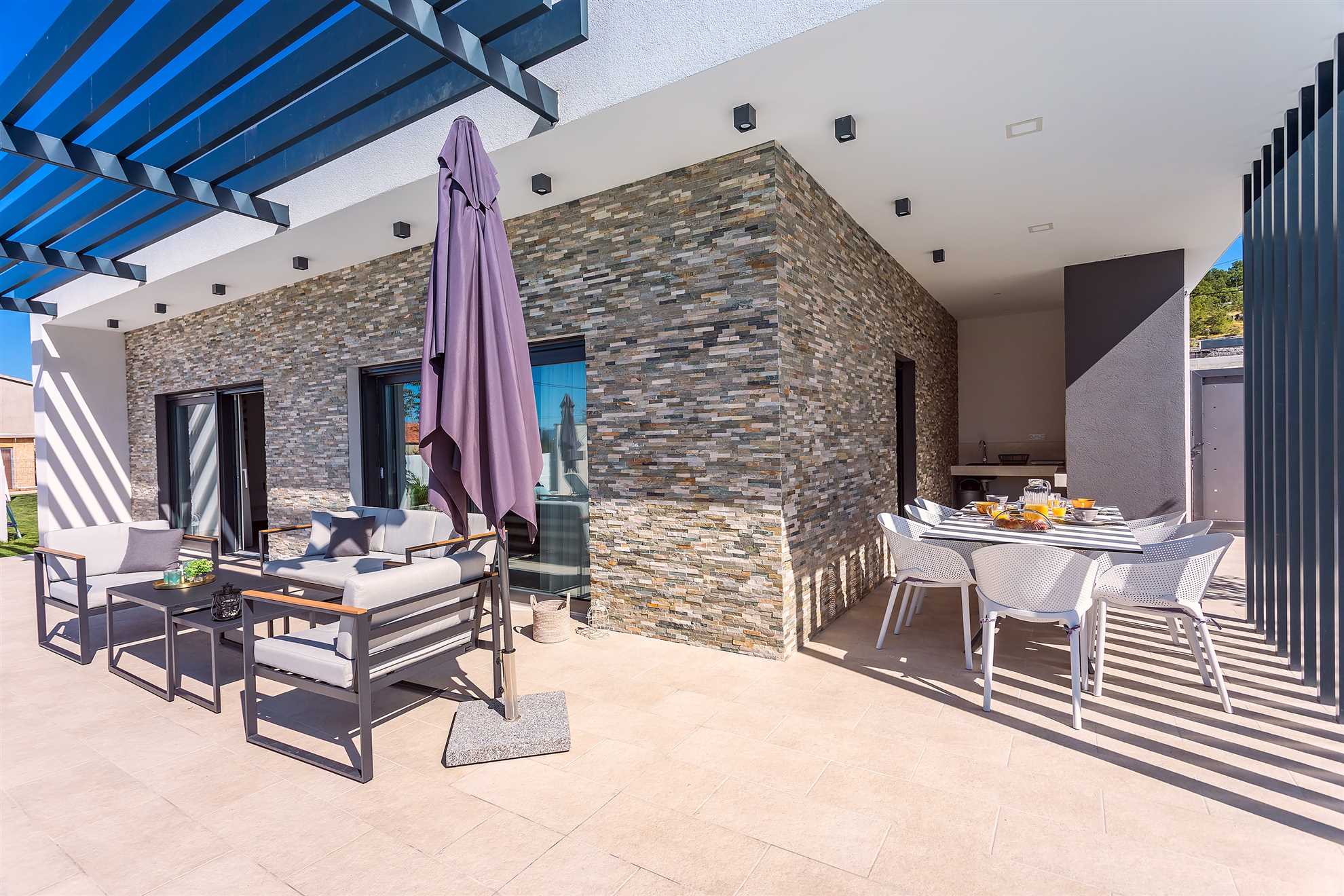 Villa Casa Mia Luxury Retreat with Heated Pool
