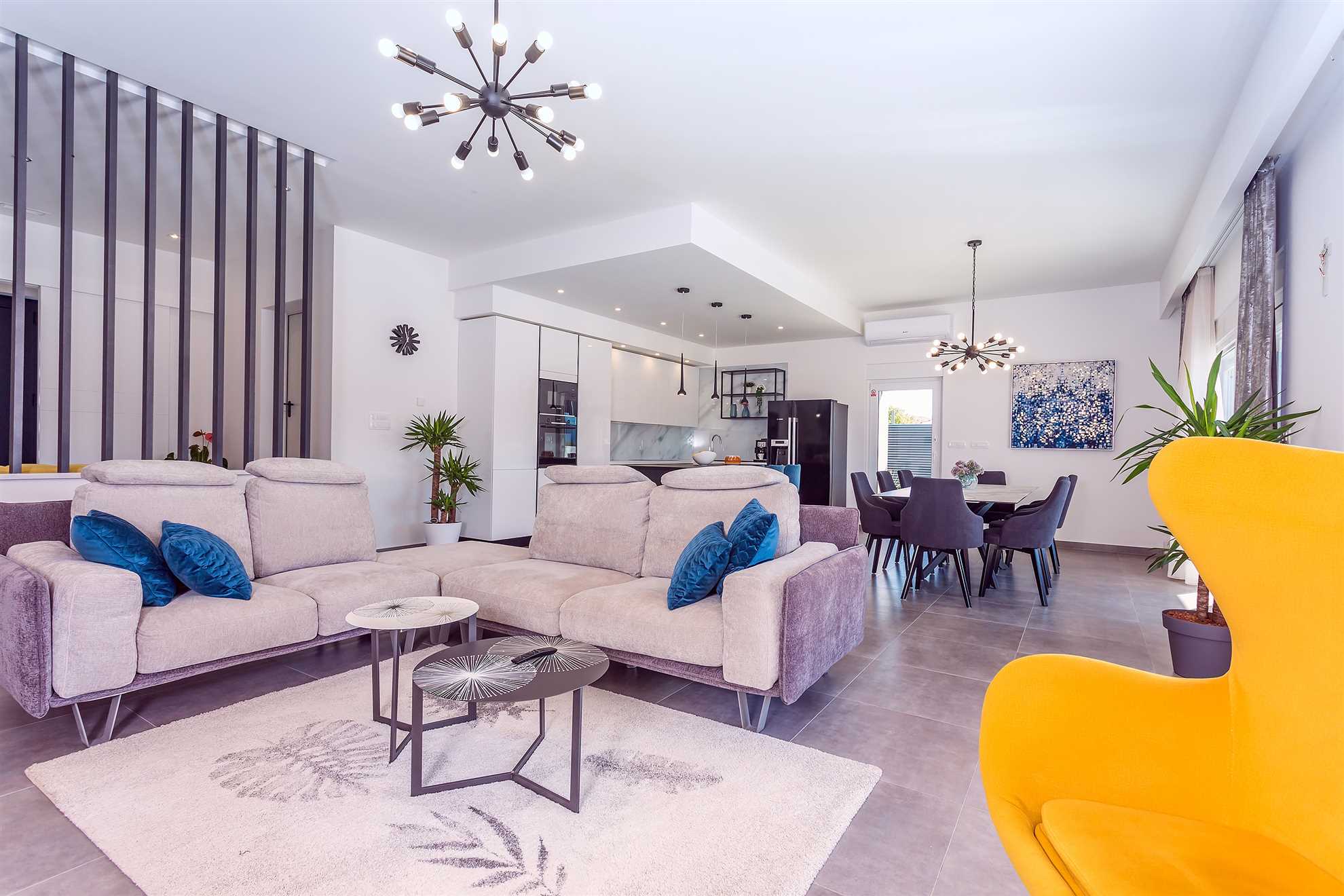 Villa Casa Mia Luxury Retreat with Heated Pool