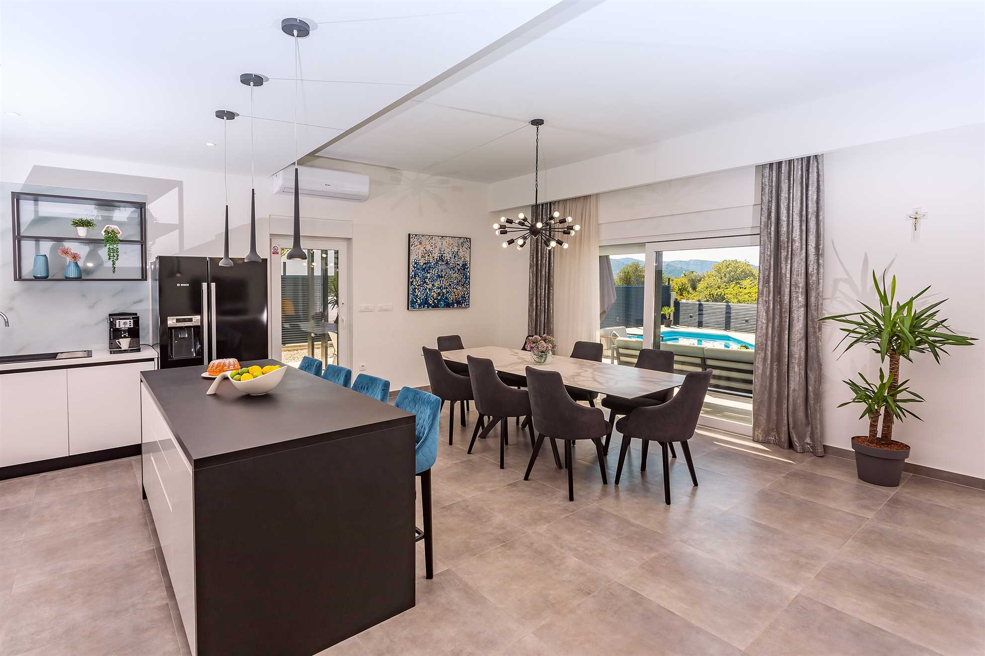 Villa Casa Mia Luxury Retreat with Heated Pool