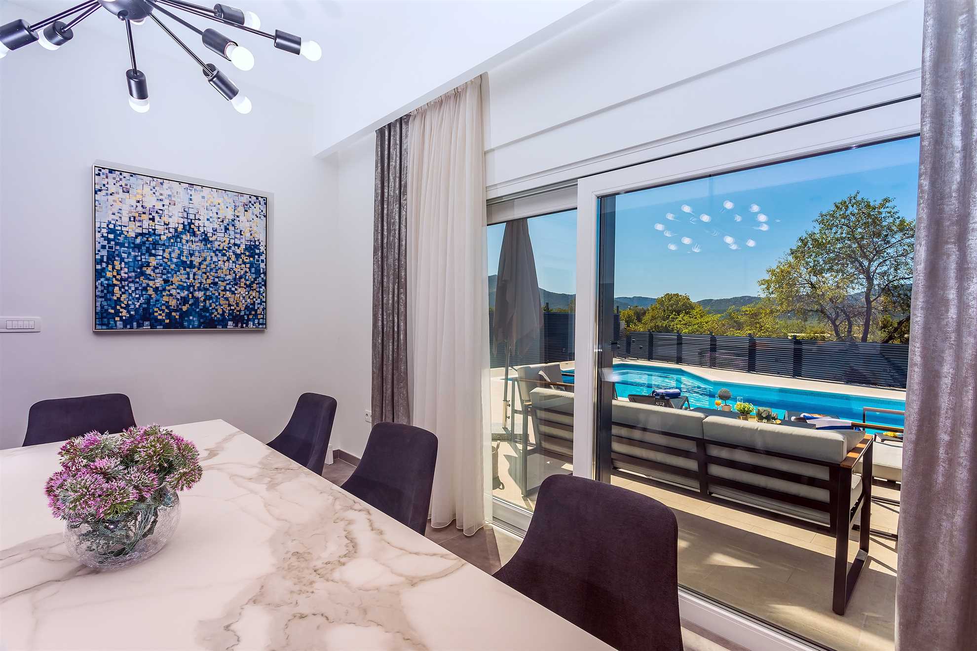 Villa Casa Mia Luxury Retreat with Heated Pool
