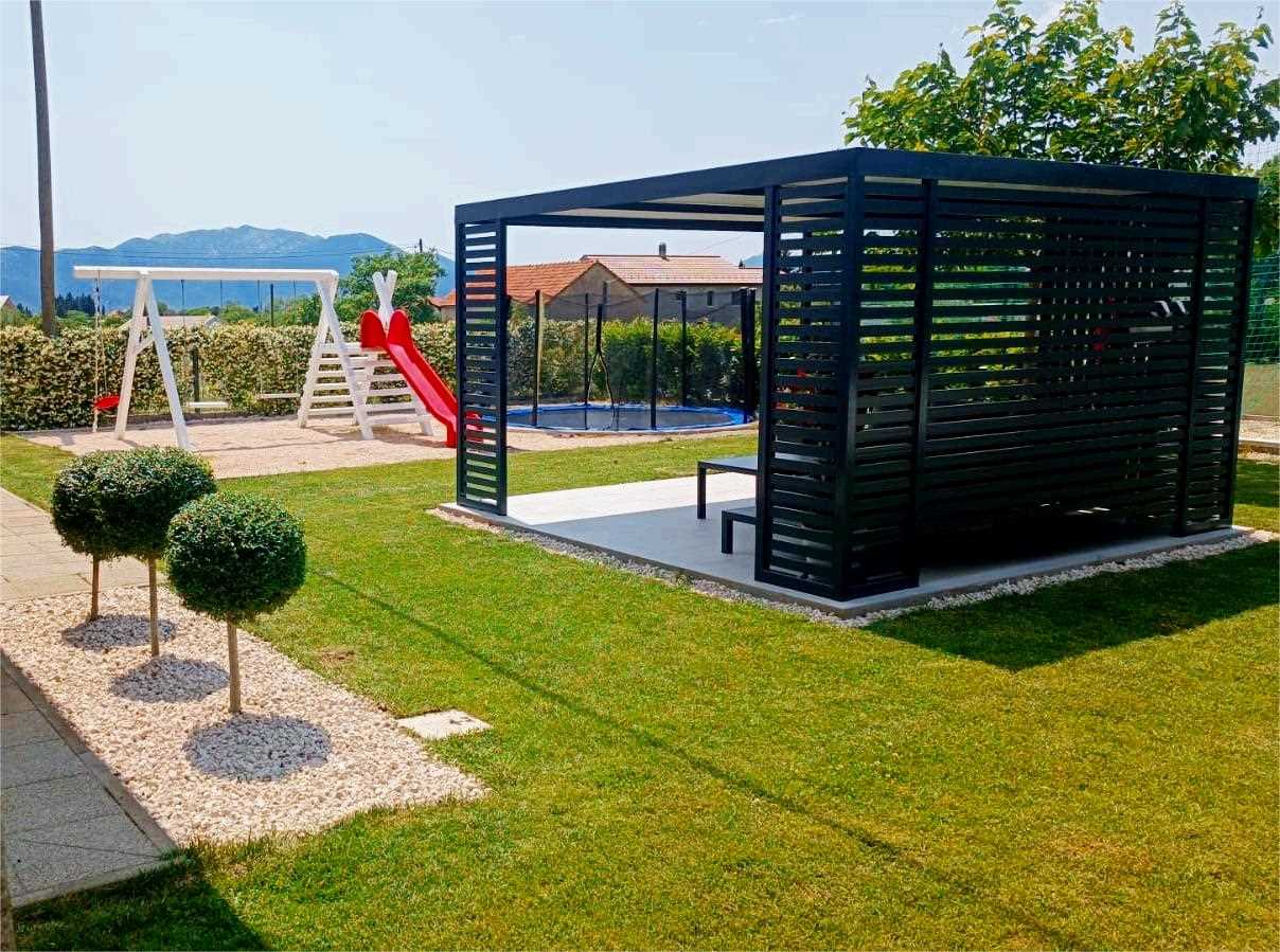 Villa Casa Mia Luxury Retreat with Heated Pool