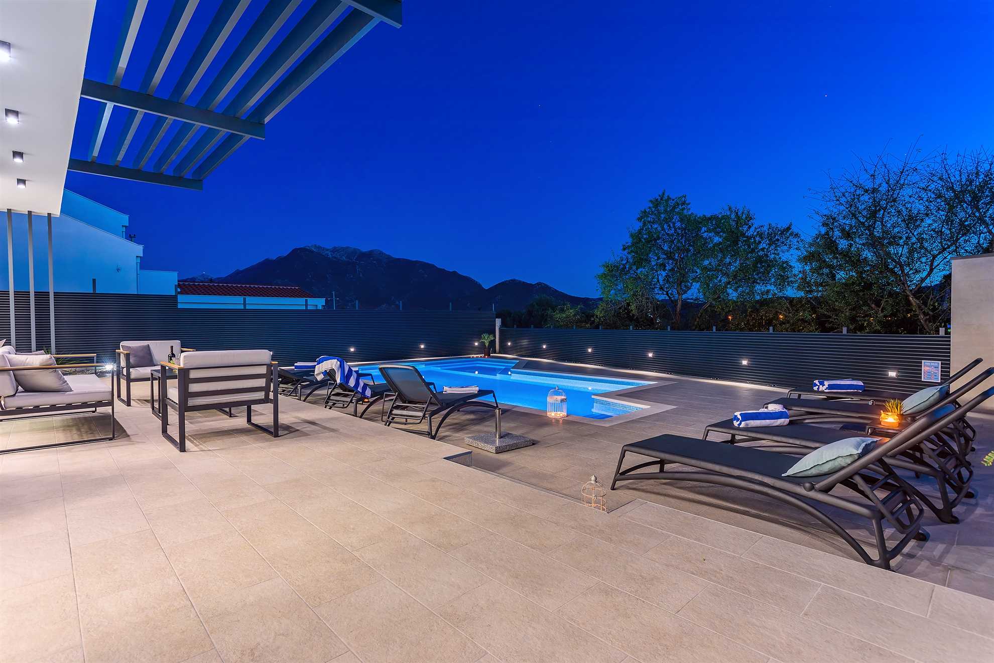 Villa Casa Mia Luxury Retreat with Heated Pool
