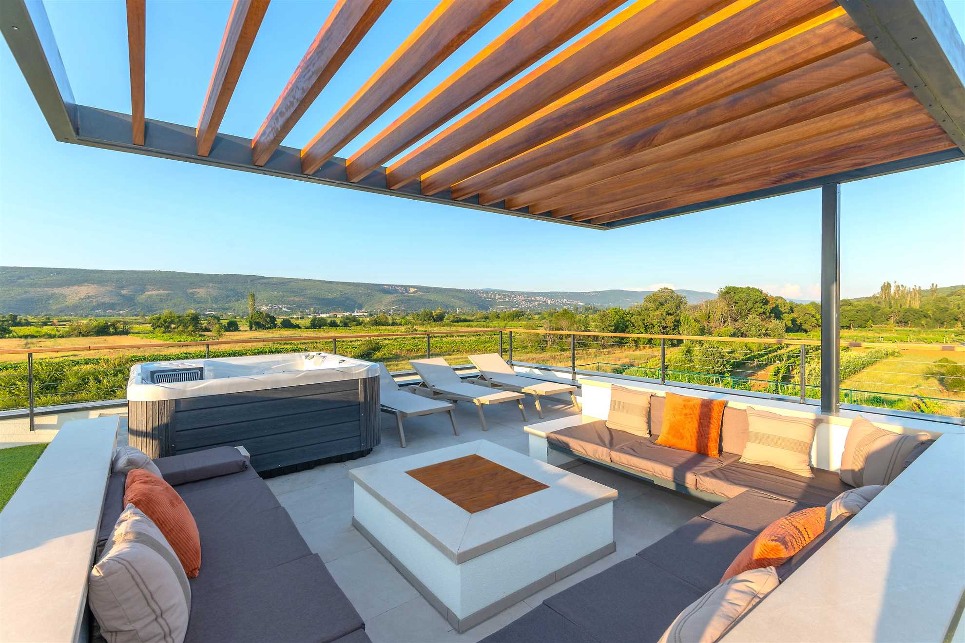 Villa Excelsior with Conference Room and Family Suites for Groups up to 20 Guests