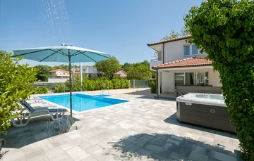 Zmijavci Villa for Up to 10 Guests with Pool