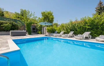 Zmijavci Villa for Up to 10 Guests with Pool
