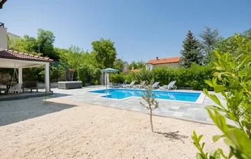 Zmijavci Villa for Up to 10 Guests with Pool