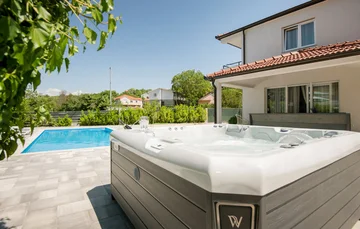 Zmijavci Villa for Up to 10 Guests with Pool