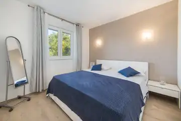 Zmijavci Villa for Up to 10 Guests with Pool