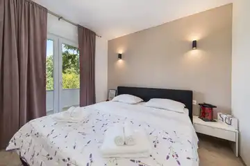 Zmijavci Villa for Up to 10 Guests with Pool