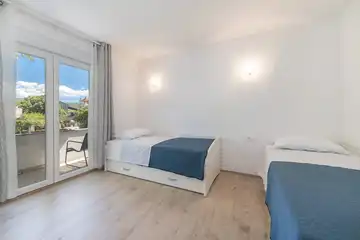 Zmijavci Villa for Up to 10 Guests with Pool