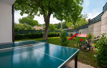 Zmijavci Villa for Up to 10 Guests with Pool