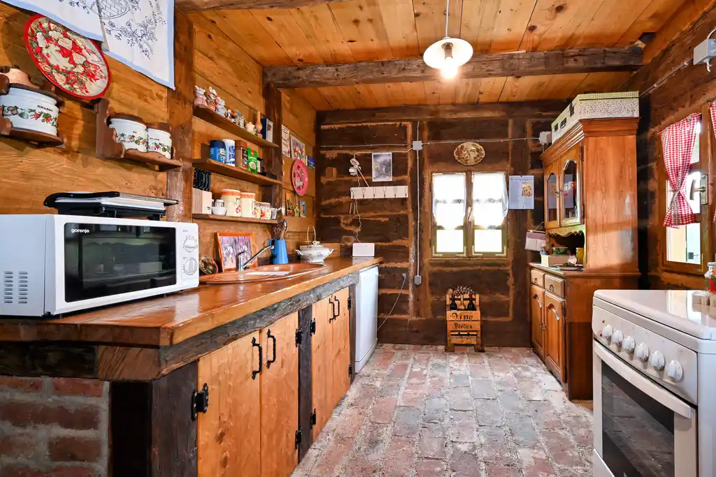 Holiday House in Sekirišće for Up to 4 Guests
