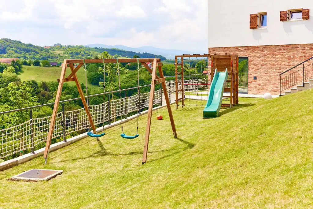 Holiday House in Bijela Gorica for 10 Guests