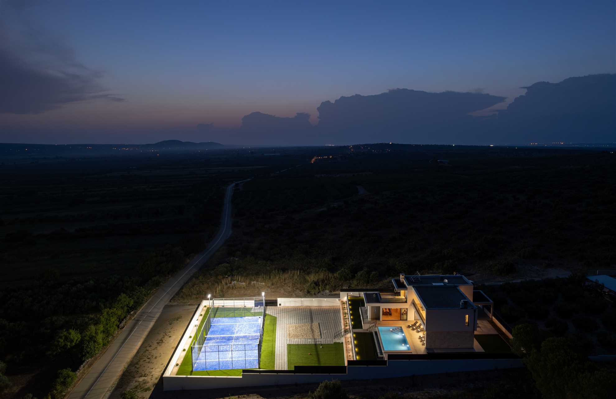 Villa Nino with padel court