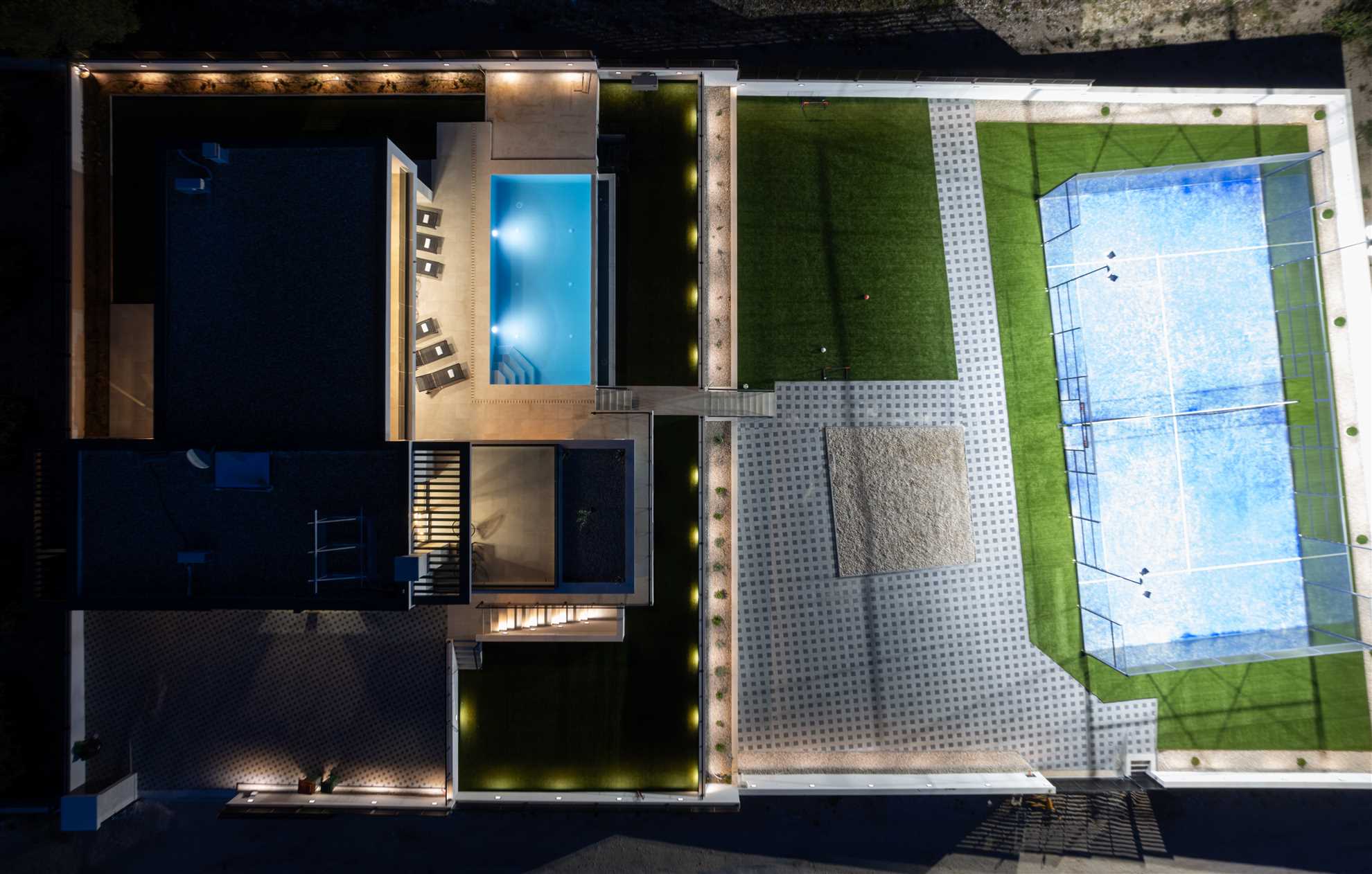 Villa Nino with padel court