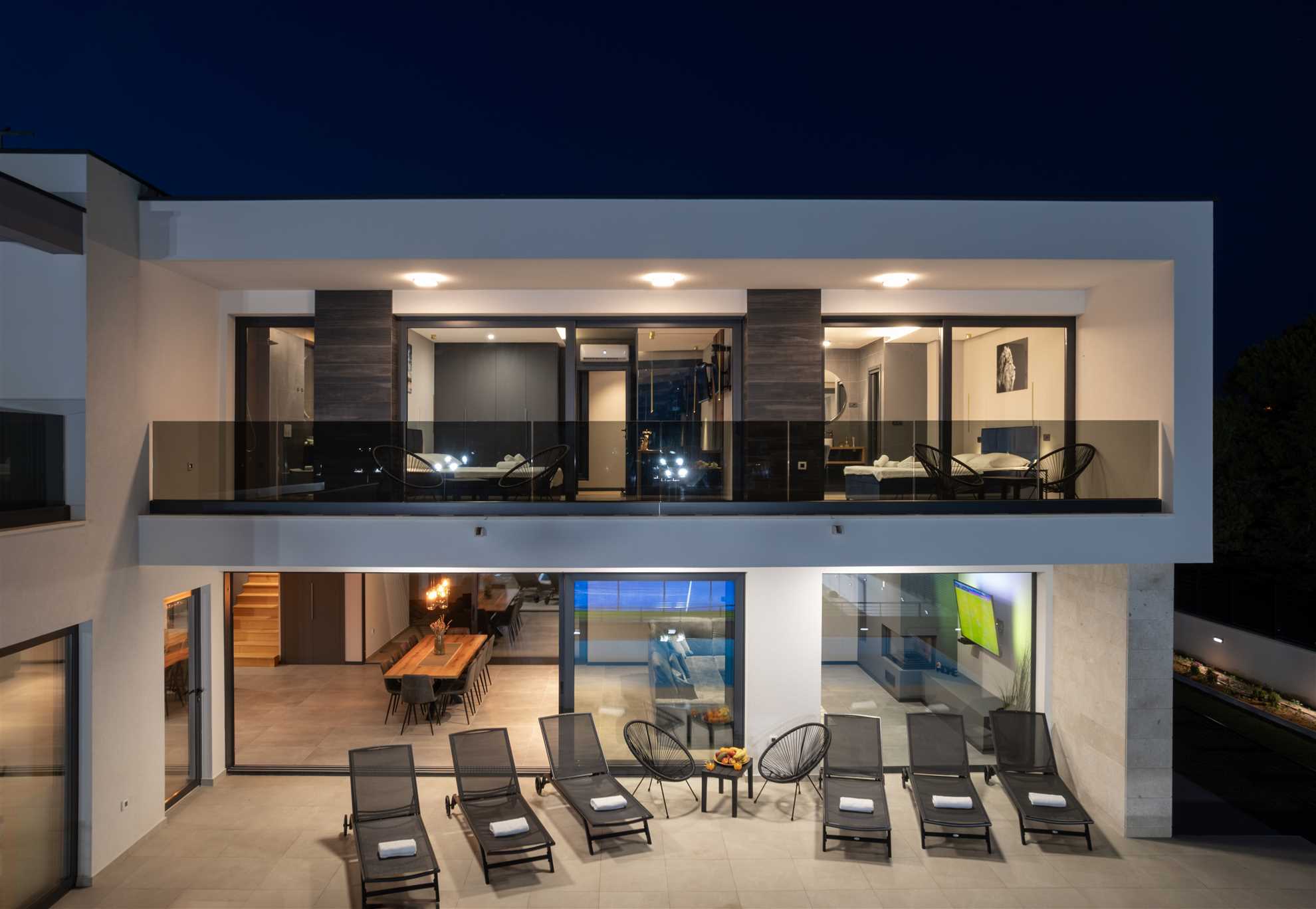 Villa Nino with padel court