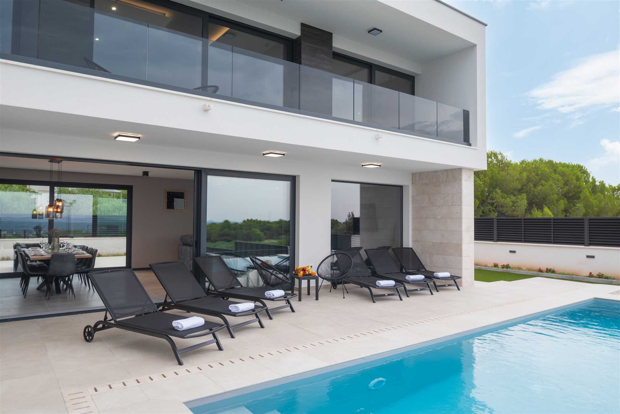 Villa Nino with padel court