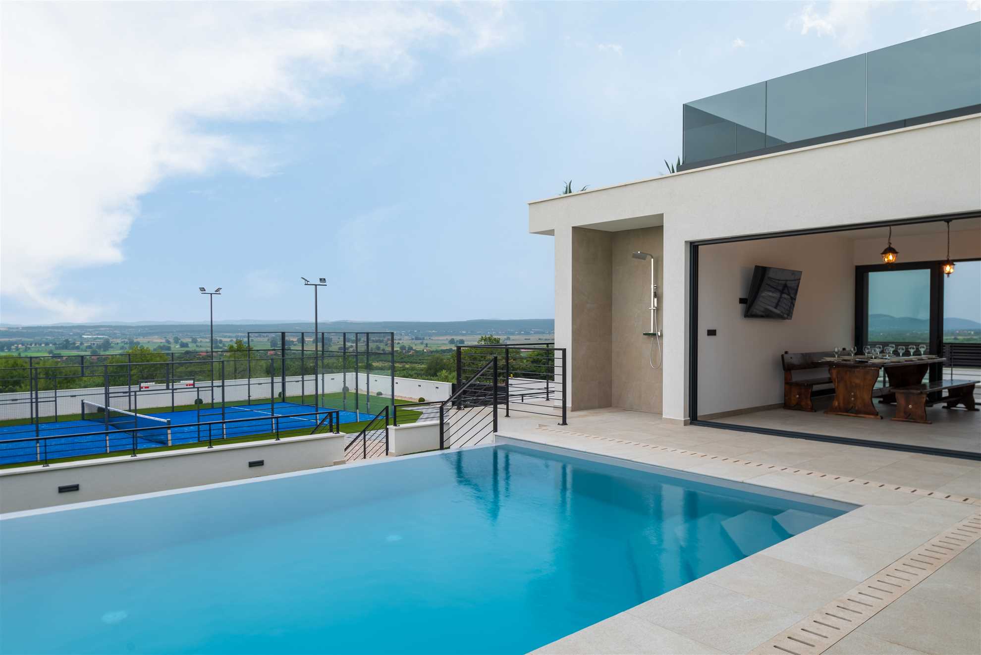 Villa Nino with padel court