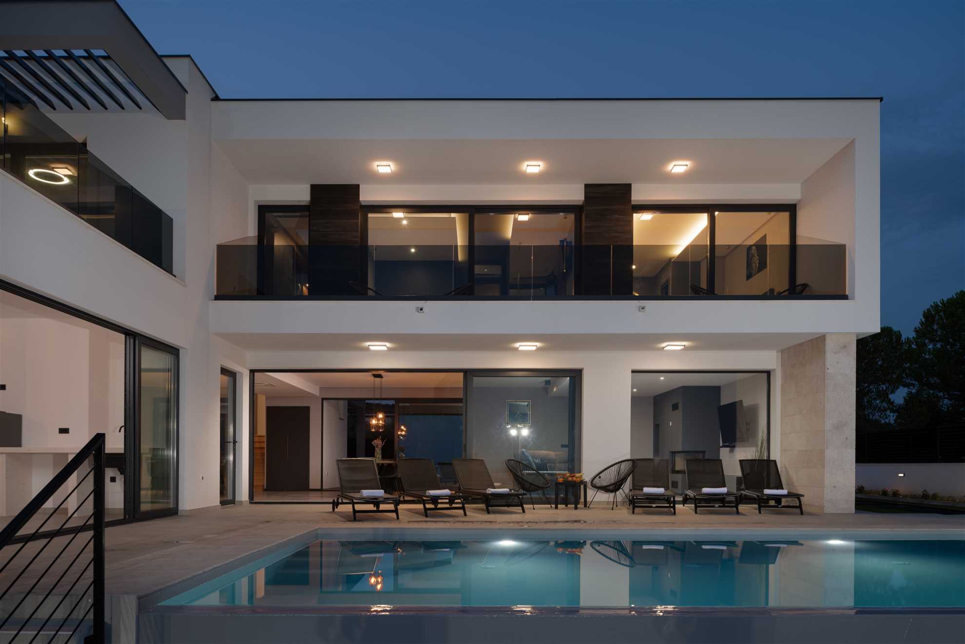 Villa Nino with padel court