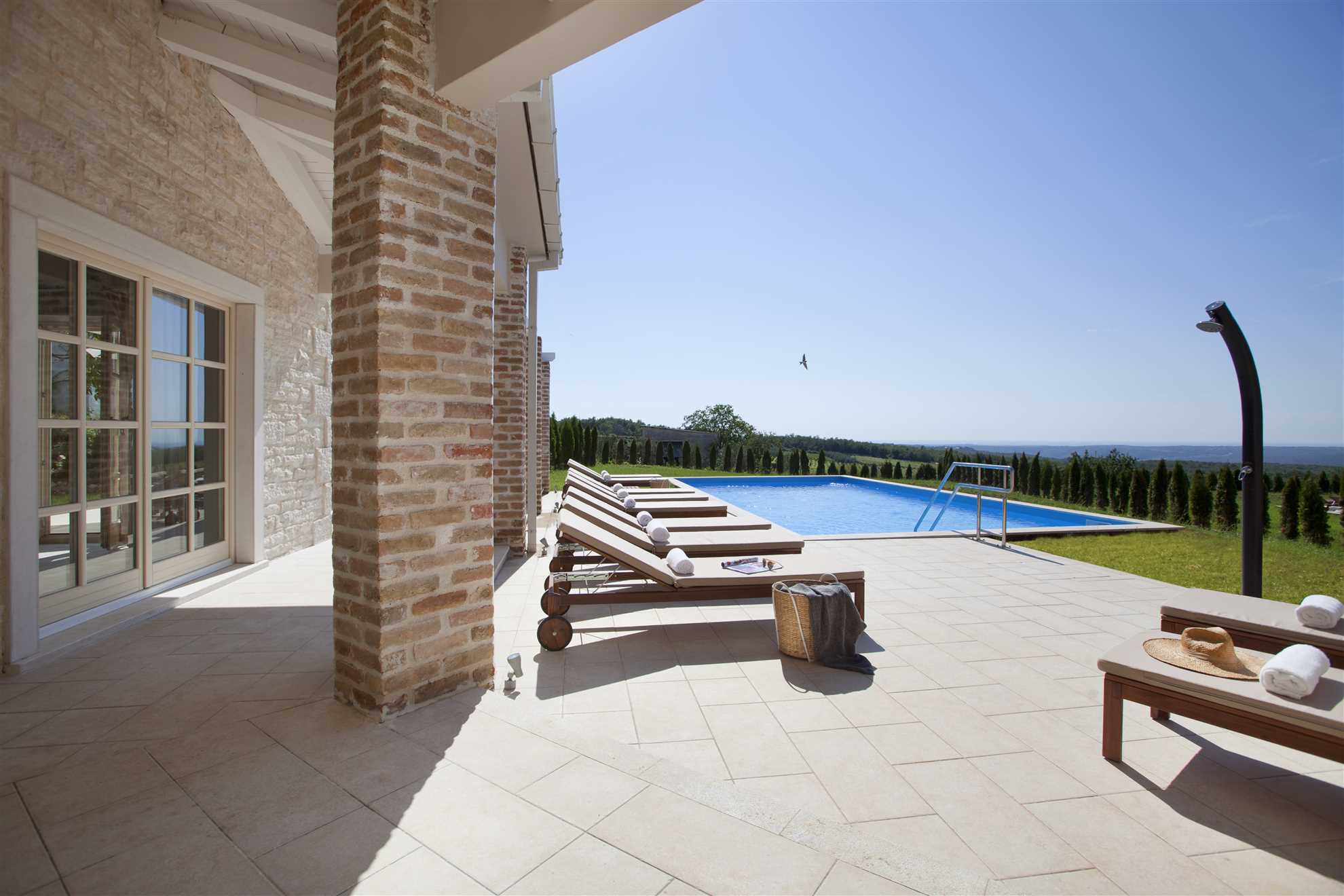 Villa Star in Bajkini with swimming pool and jacuzzi