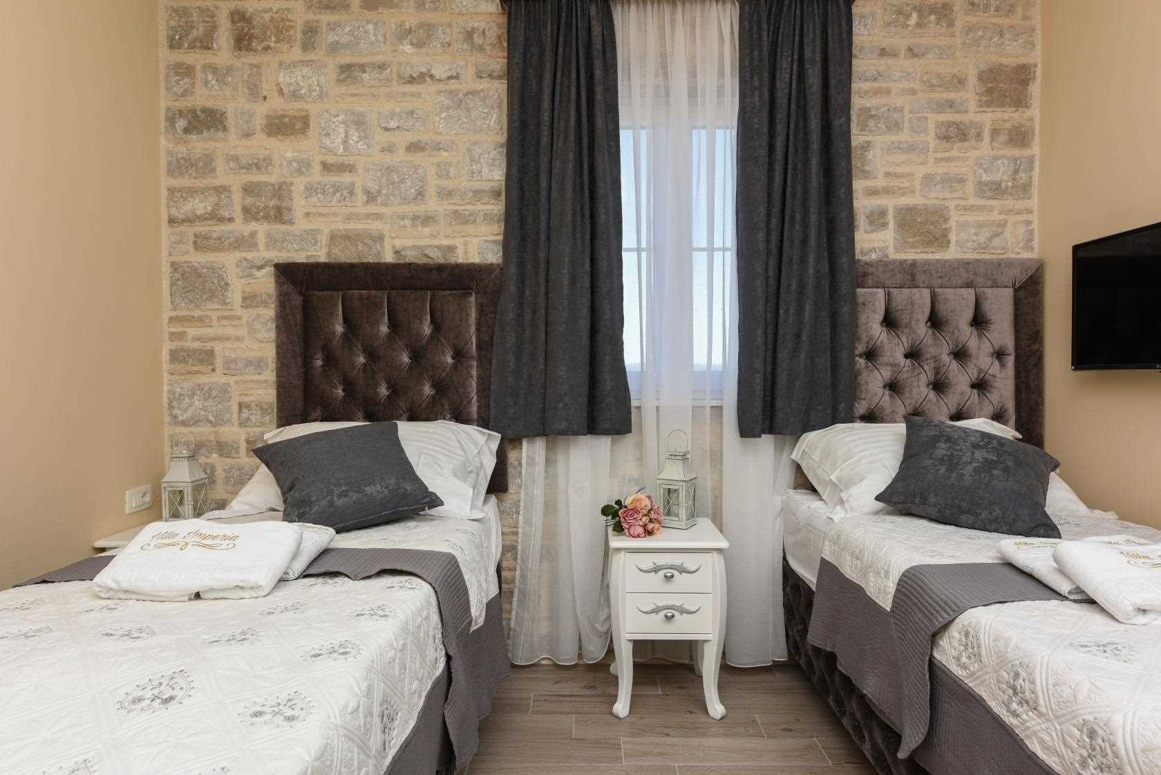 Vila s grijanim bazenom i pogledom na more u blizini Zadra