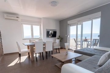 Apartment with Pool in Čelina for 5 Guests