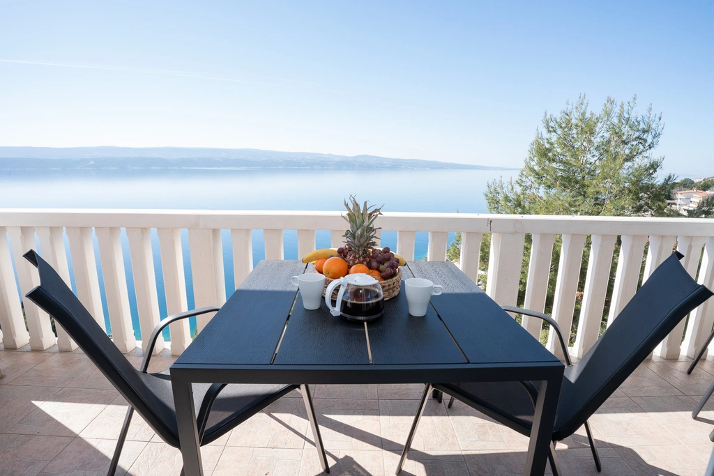 Apartment with Pool in Čelina for 5 Guests