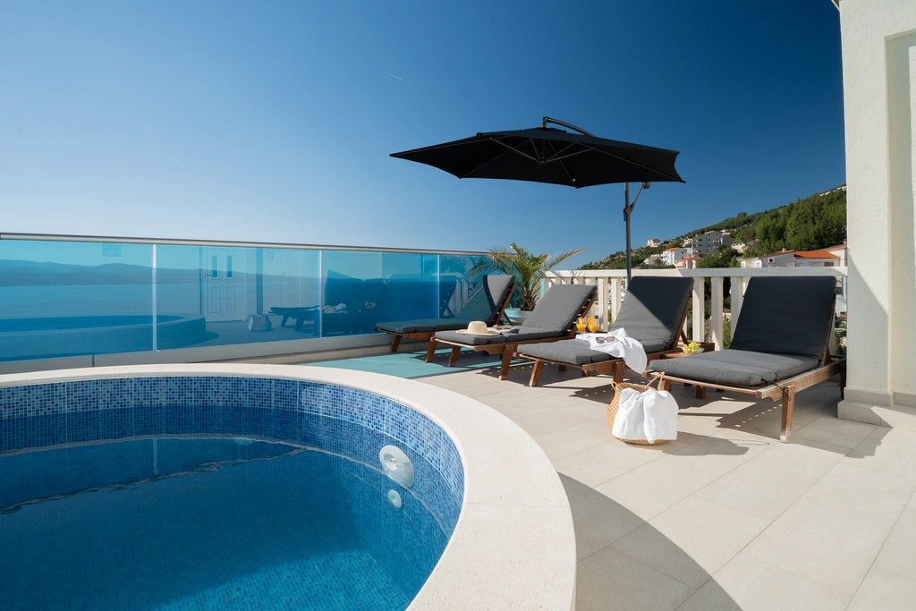 Apartment with Pool in Čelina for 5 Guests