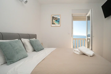 2-Bedroom Apartment with Pool in Čelina