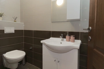 2-Bedroom Apartment with Pool in Čelina