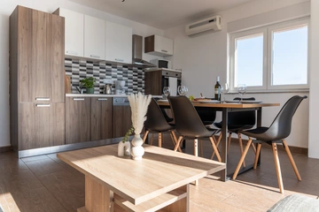 2-Bedroom Apartment with Pool in Čelina