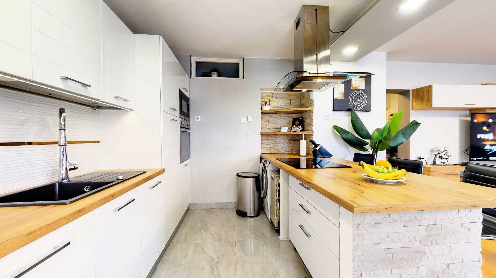 Moderan Deluxe Apartman Sara 2, Split