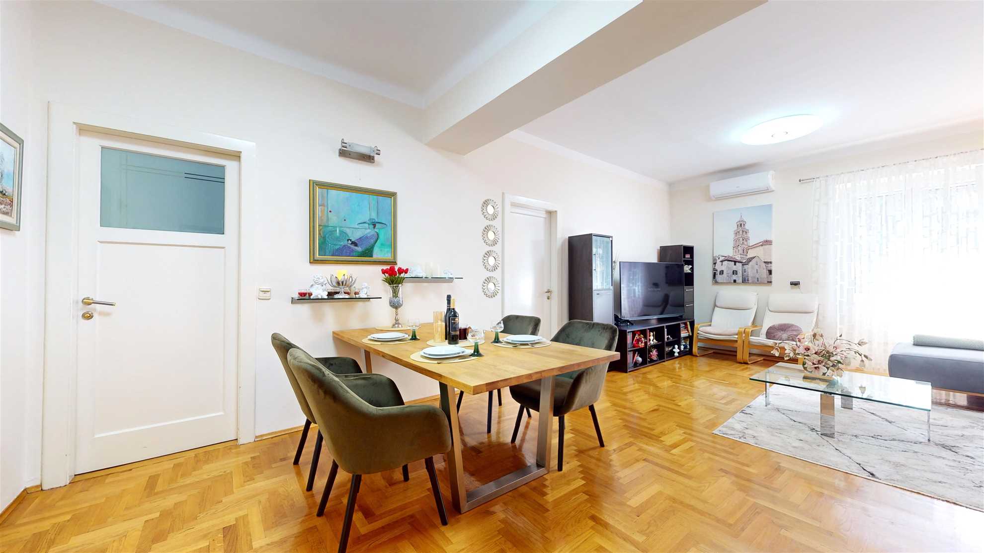 Center and Bačvice Beach Apartment Stella