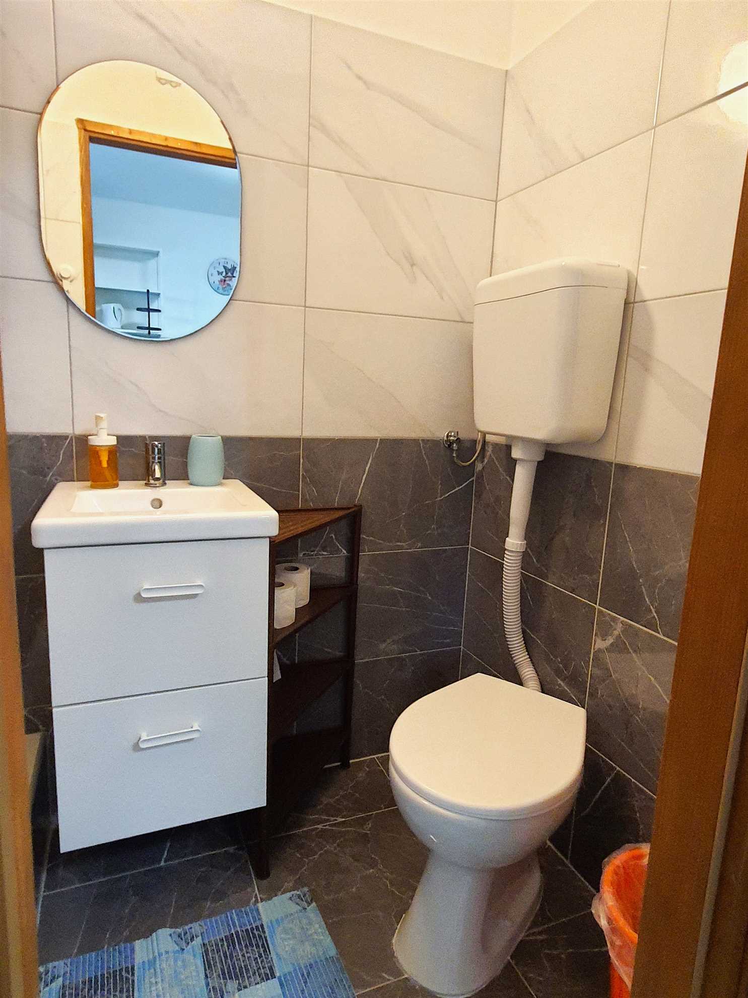 Studio 100m to beach + parking