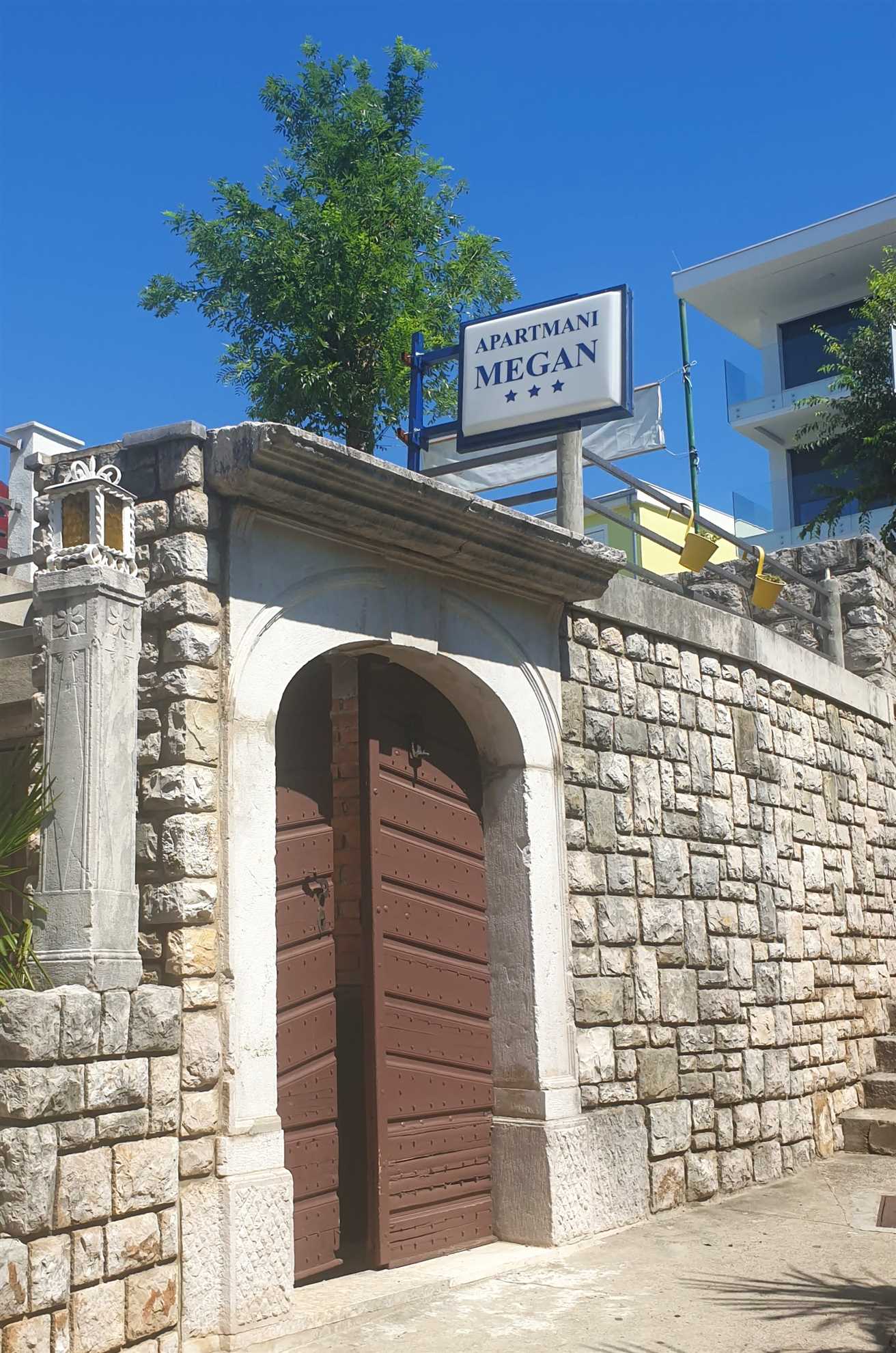 Sea view+parking, 100m to beach