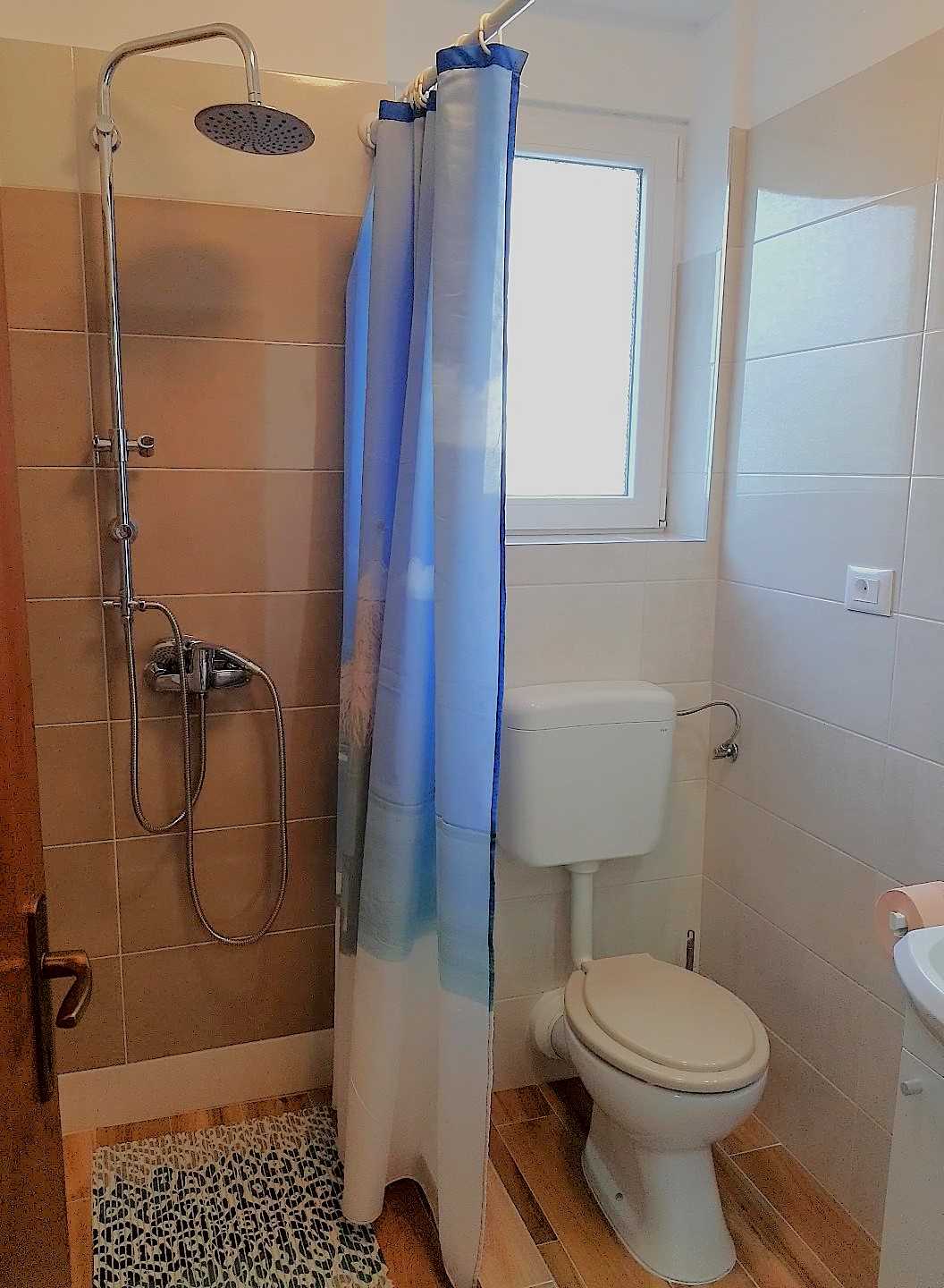 Sea view+parking, 100m to beach