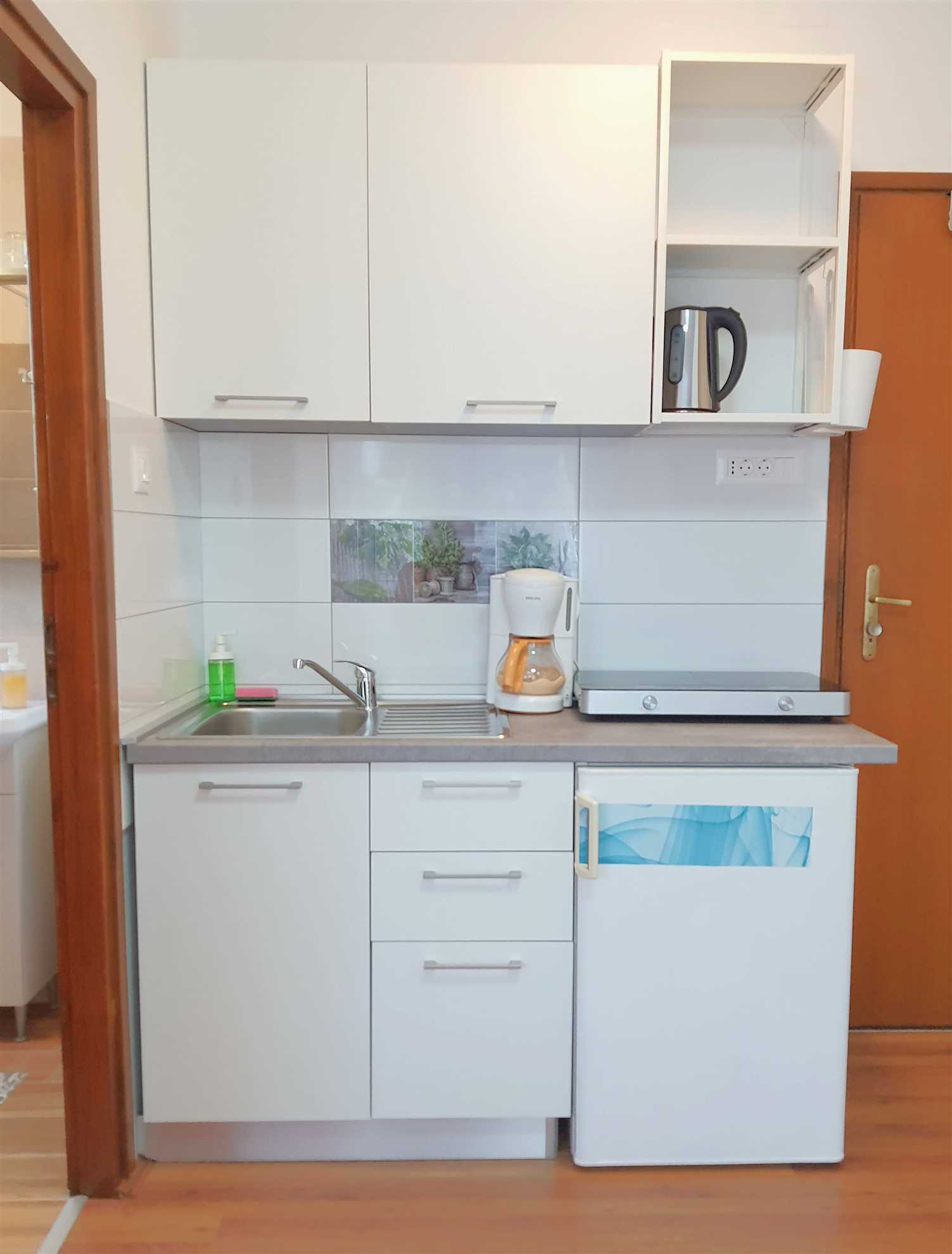 Sea view+parking, 100m to beach