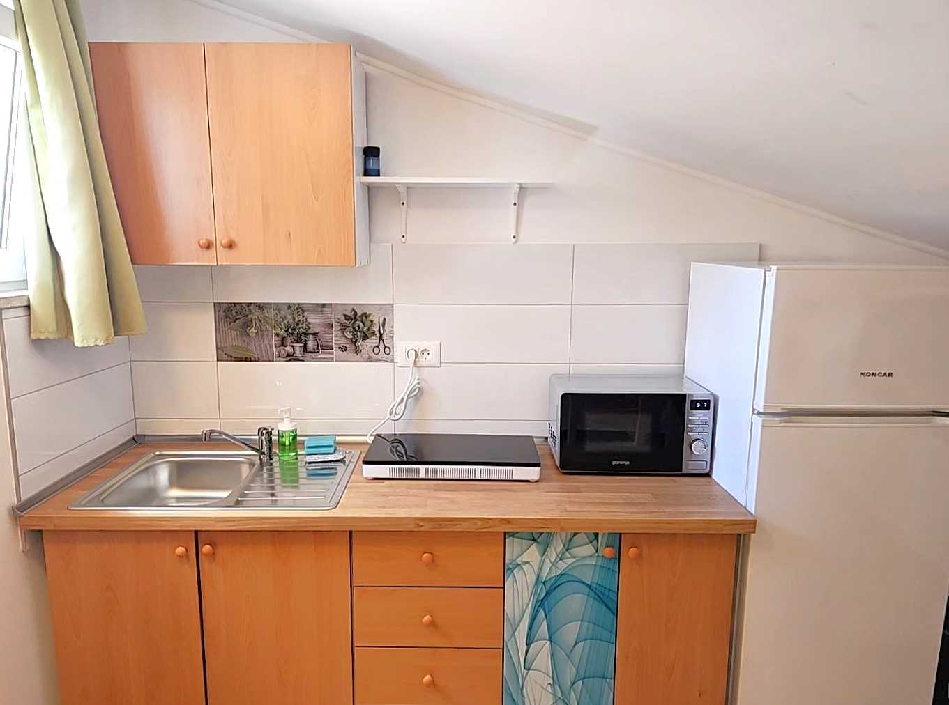 Sea view+parking, 100m to beach