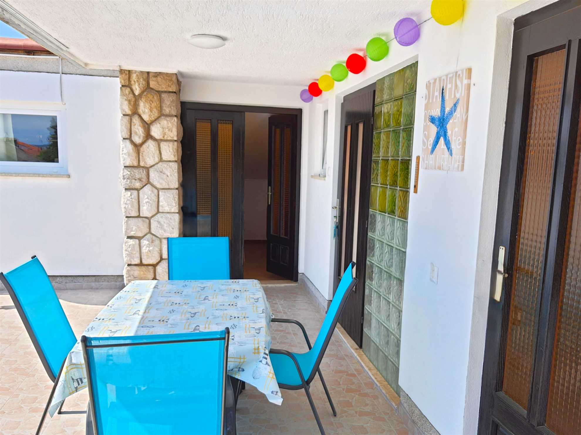 Sea view+parking, 100m to beach