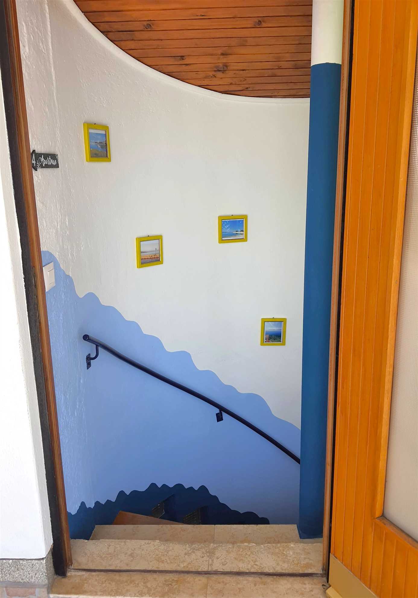 Sea view+parking, 100m to beach