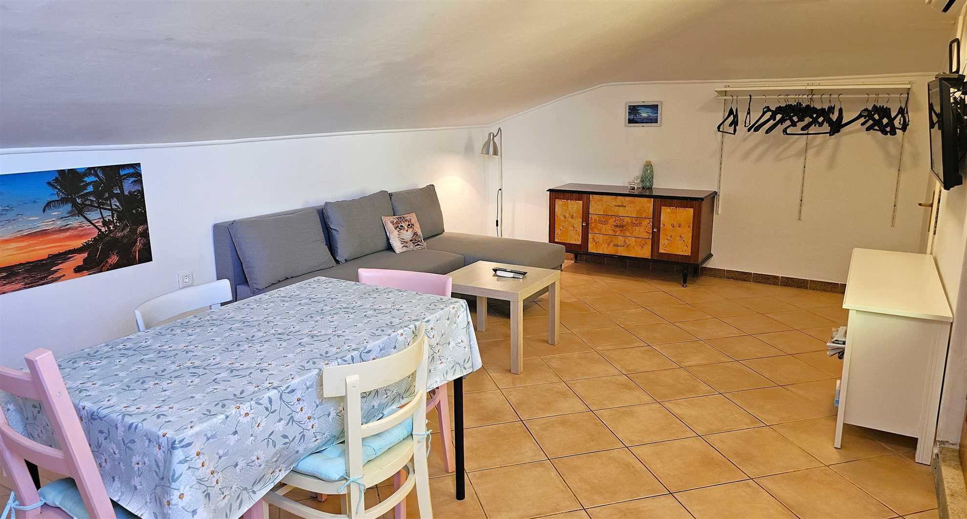 Sea view+parking, 100m to beach