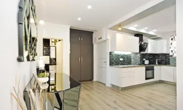 Split Apartment for 5 Guests with Jacuzzi Bathtub