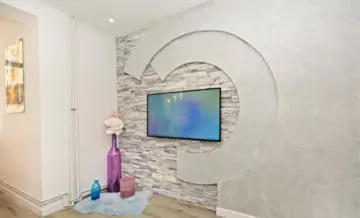 Split Apartment for 5 Guests with Jacuzzi Bathtub