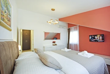 2-Bedroom Apartment in Split for Up to 5